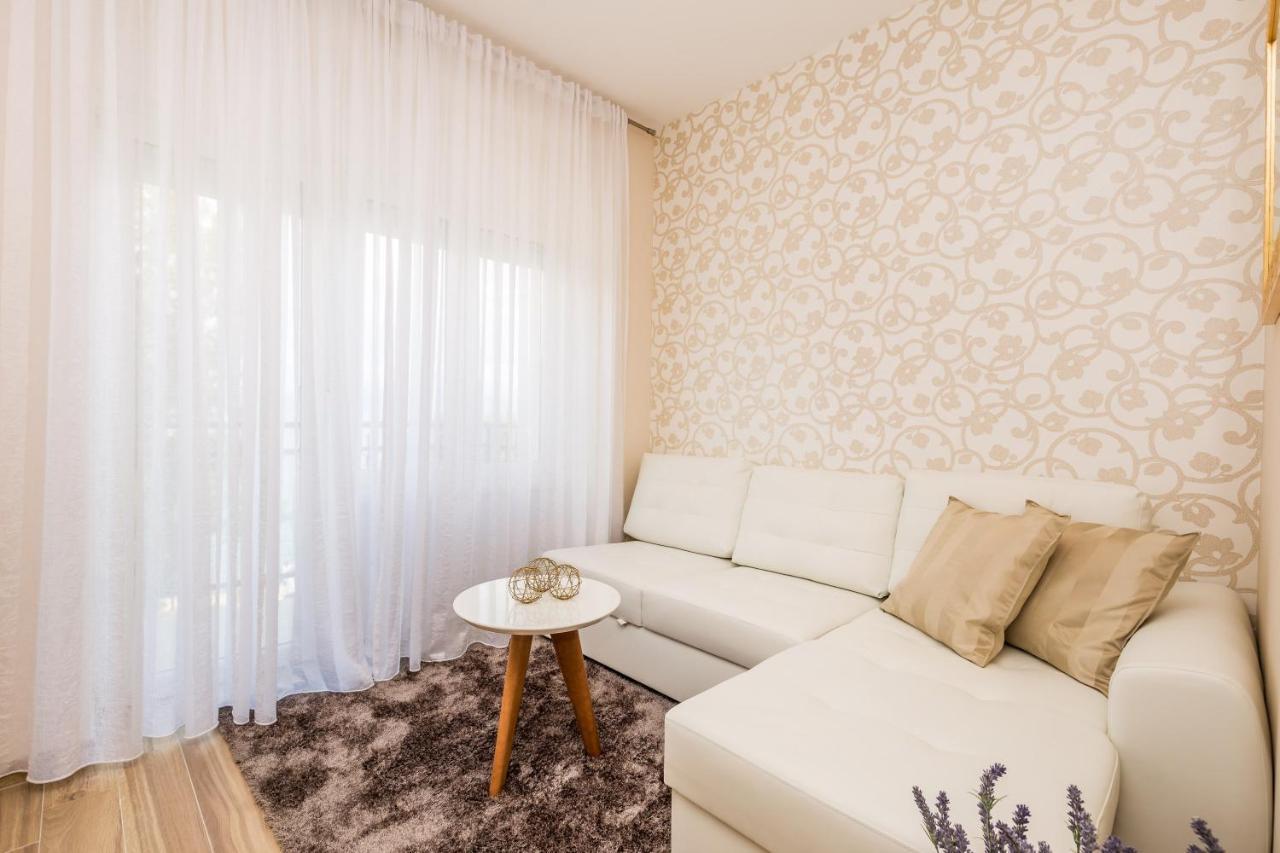 Apartments & Rooms Milcetic D Malinska Exterior foto